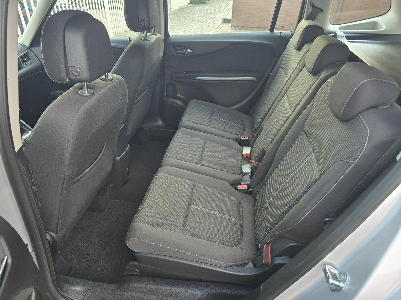 Opel Zafira - Zdjęcie 12
