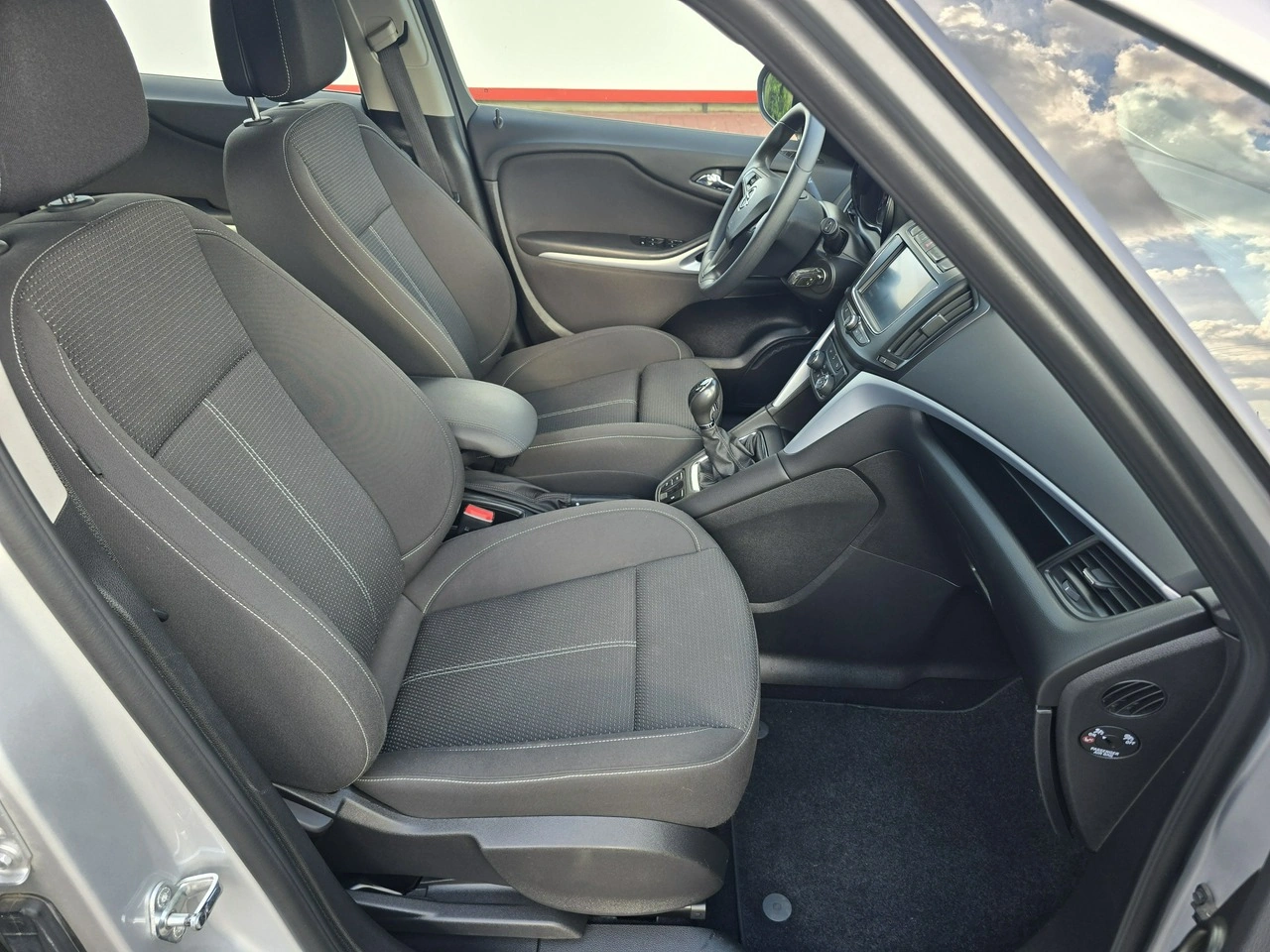 Opel Zafira - Zdjęcie 14