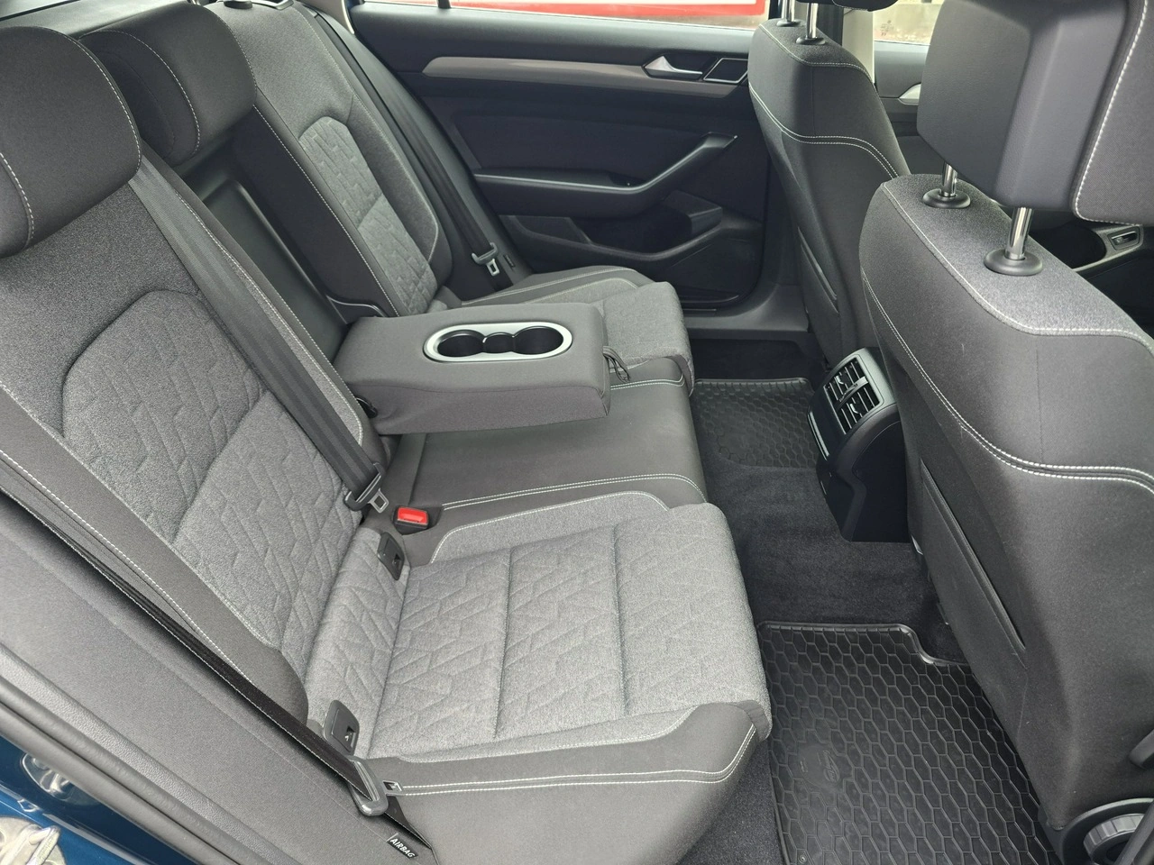Volkswagen Passat - Zdjęcie 13