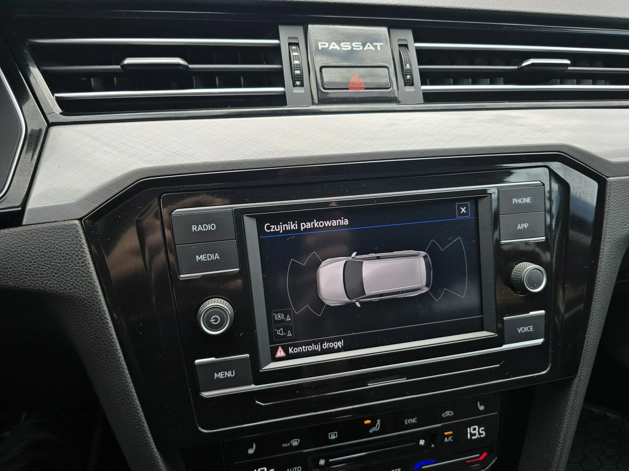 Volkswagen Passat - Zdjęcie 19