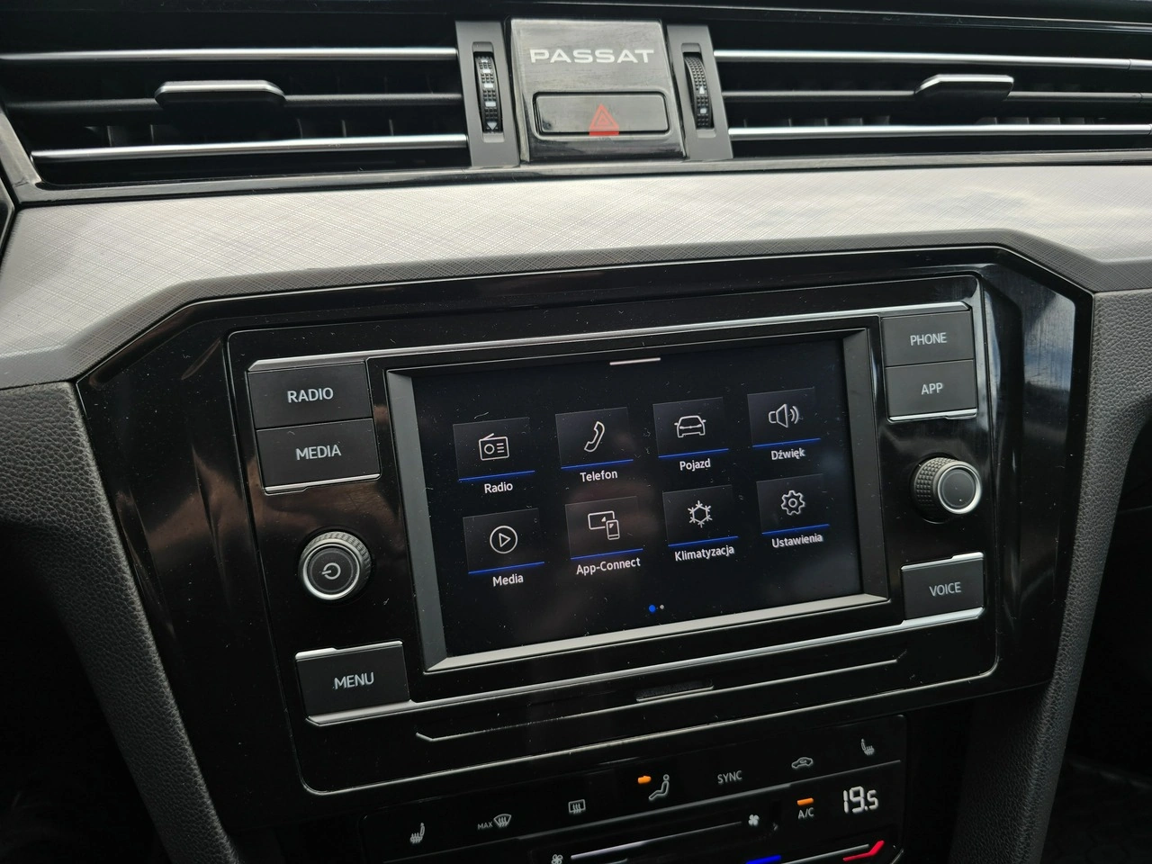 Volkswagen Passat - Zdjęcie 21