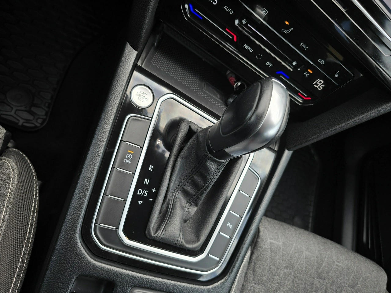 Volkswagen Passat - Zdjęcie 28
