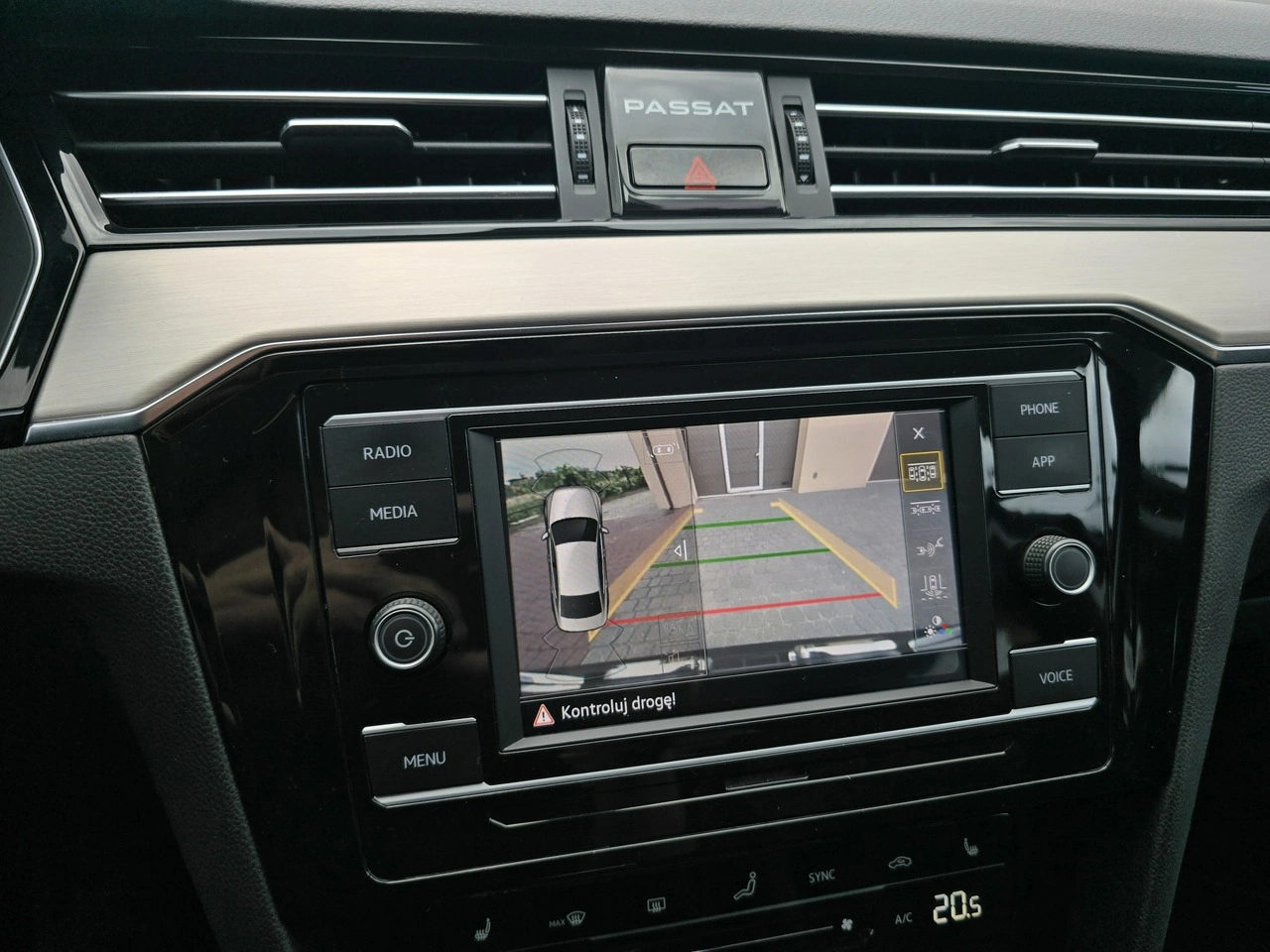 Volkswagen Passat - Zdjęcie 17