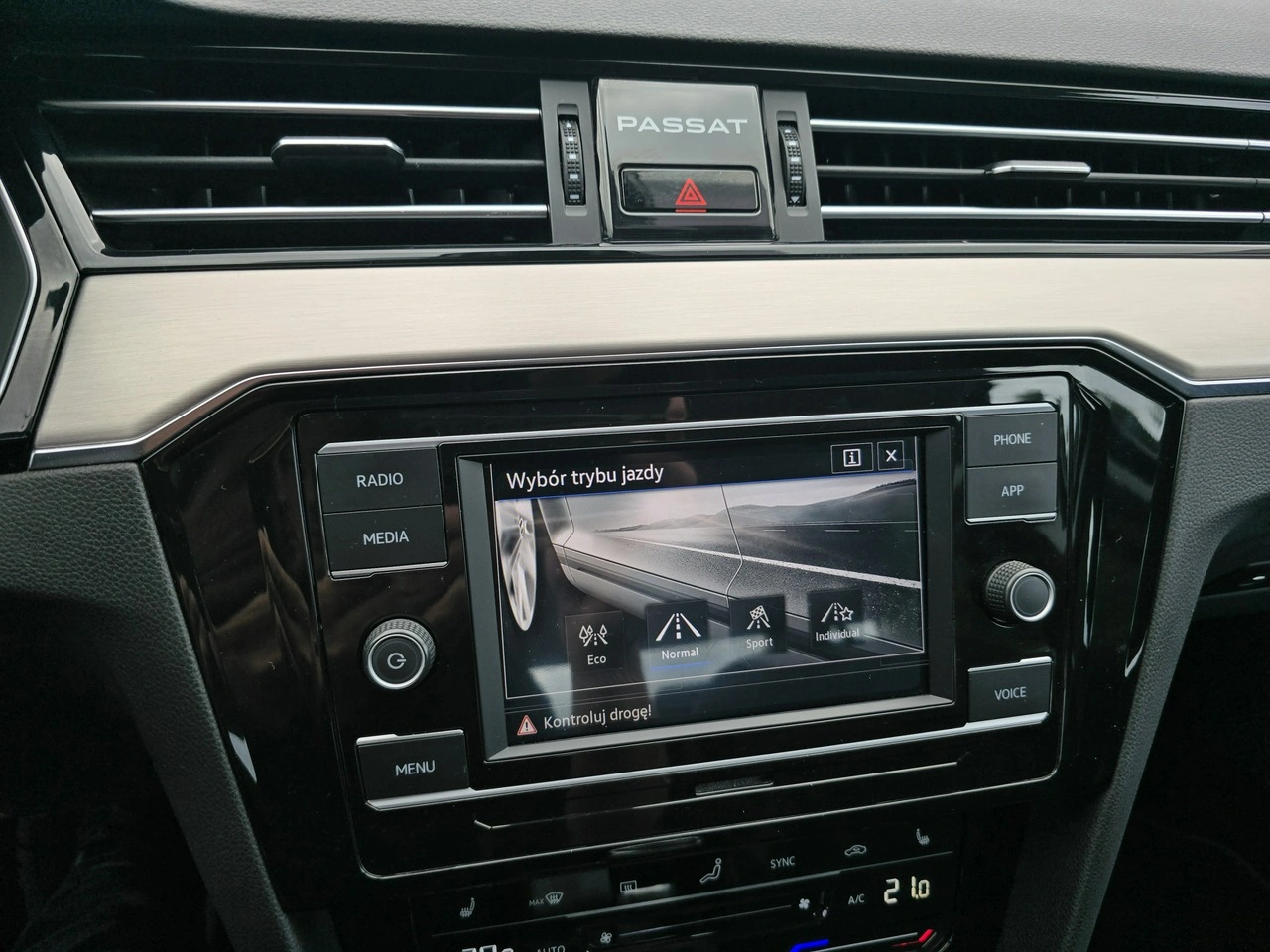 Volkswagen Passat - Zdjęcie 18