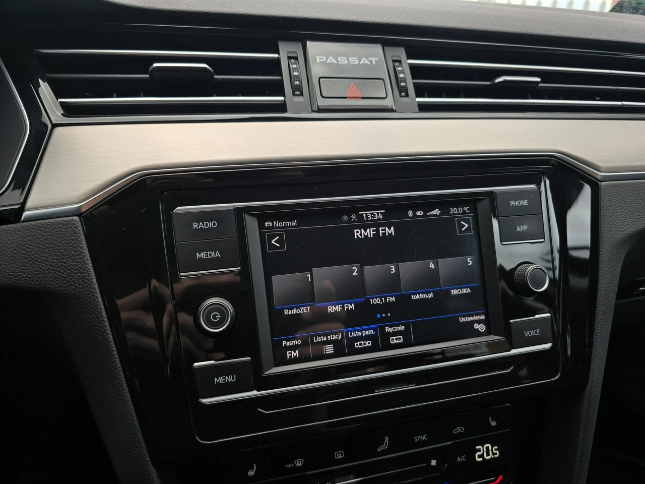 Volkswagen Passat - Zdjęcie 19