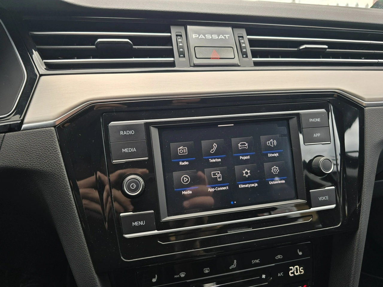 Volkswagen Passat - Zdjęcie 21