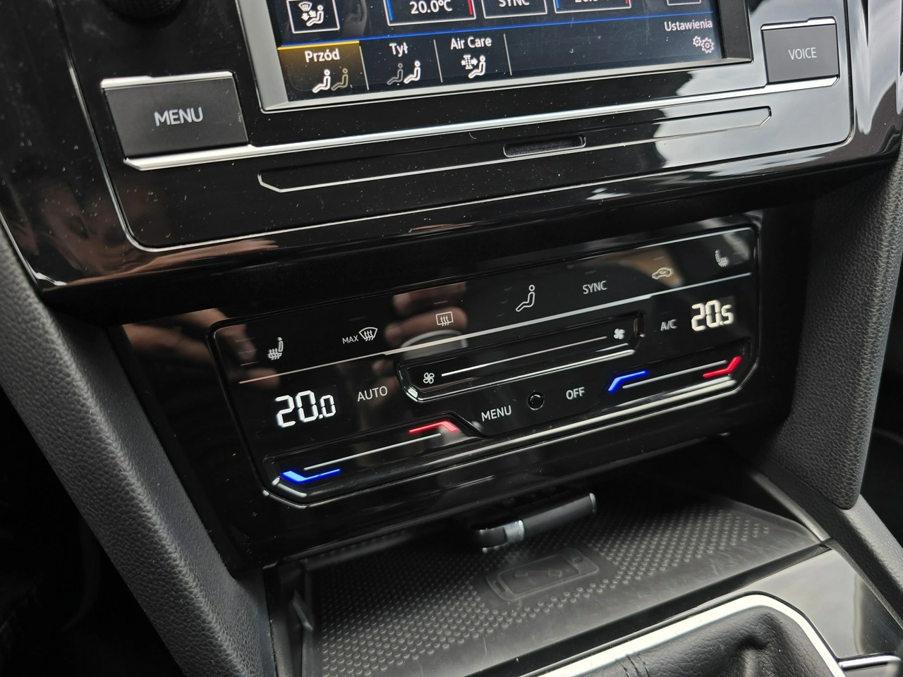Volkswagen Passat - Zdjęcie 25