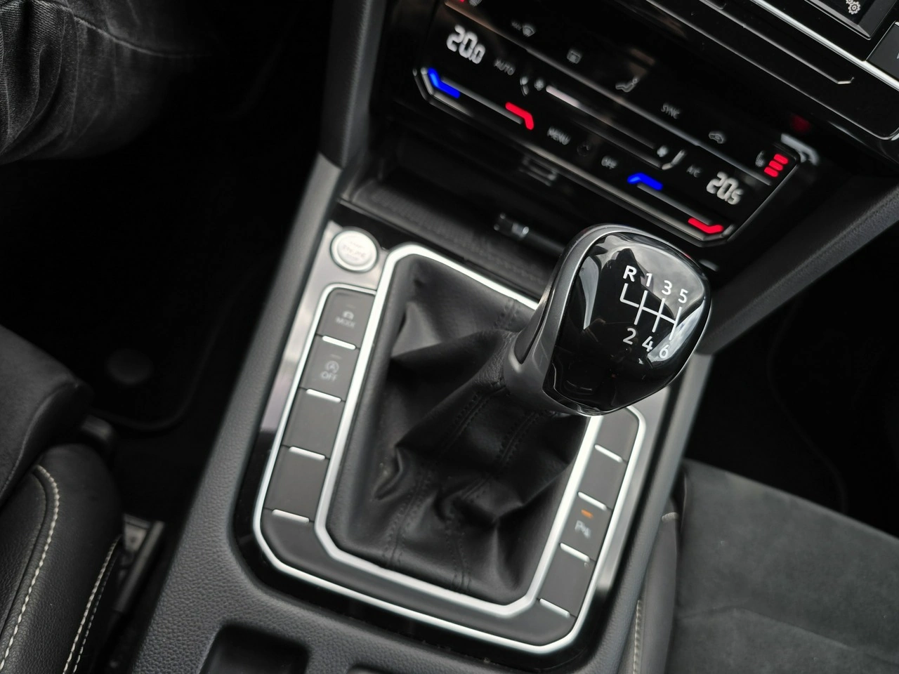Volkswagen Passat - Zdjęcie 28