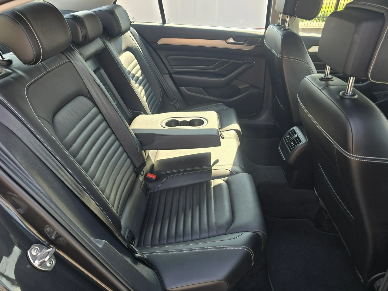 Volkswagen Passat - Zdjęcie 15
