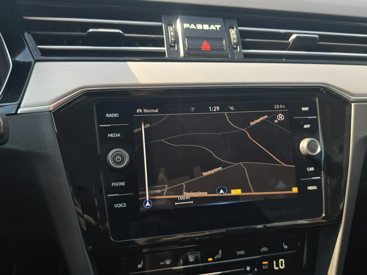 Volkswagen Passat - Zdjęcie 18