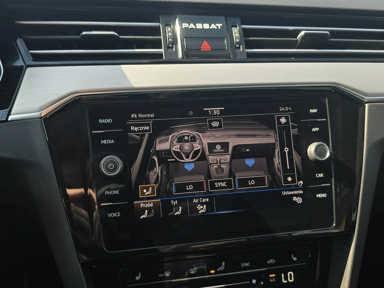 Volkswagen Passat - Zdjęcie 24