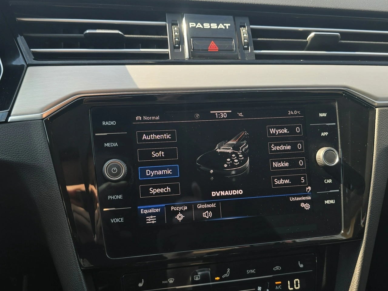 Volkswagen Passat - Zdjęcie 25