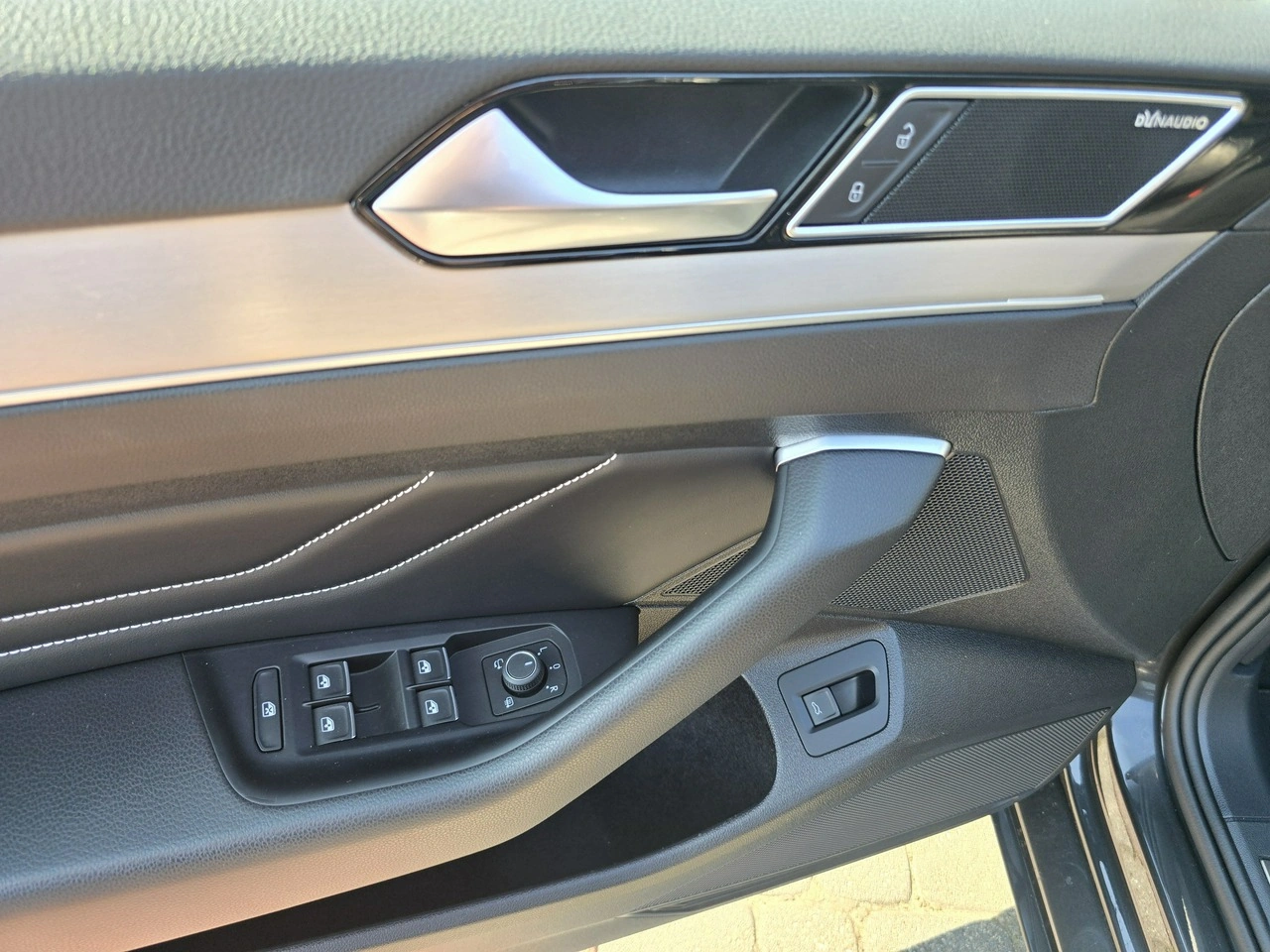 Volkswagen Passat - Zdjęcie 32