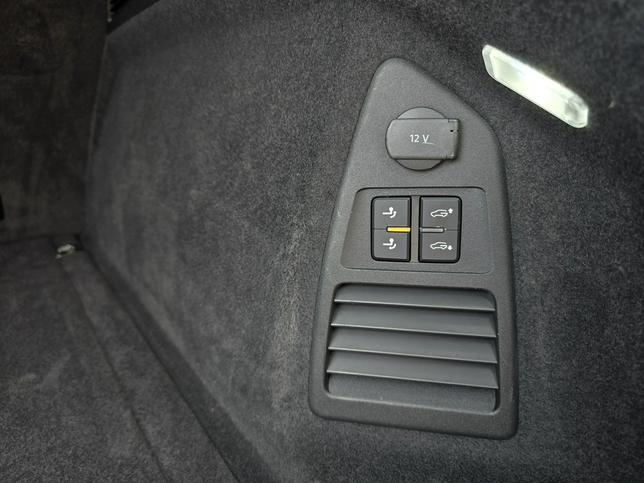 Volkswagen Touareg - Zdjęcie 34