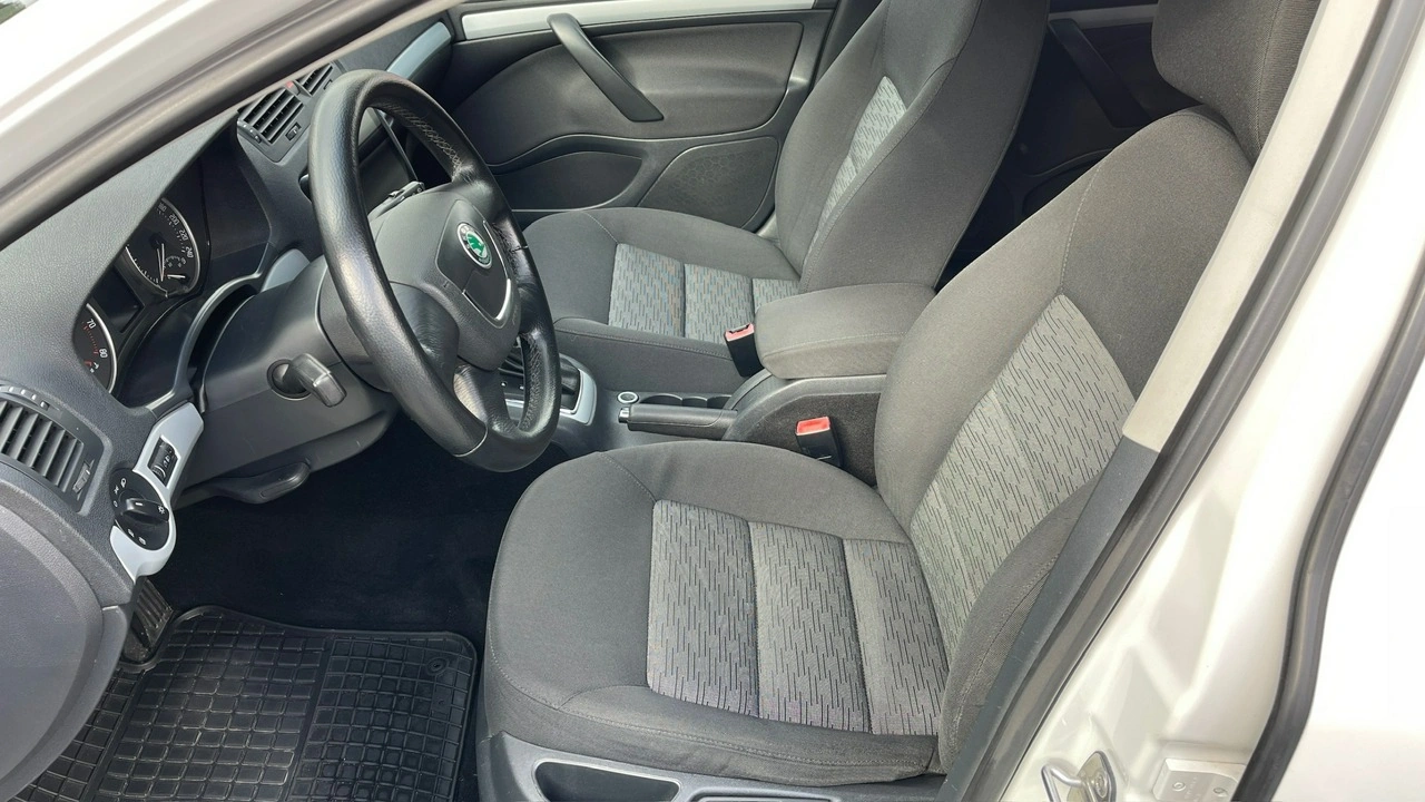 Skoda Octavia - Zdjęcie 29