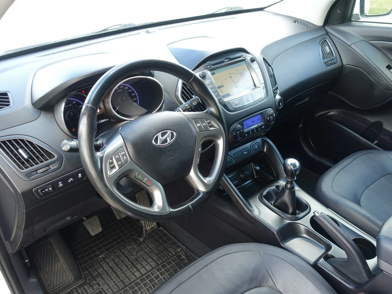 Hyundai ix35 - Zdjęcie 11