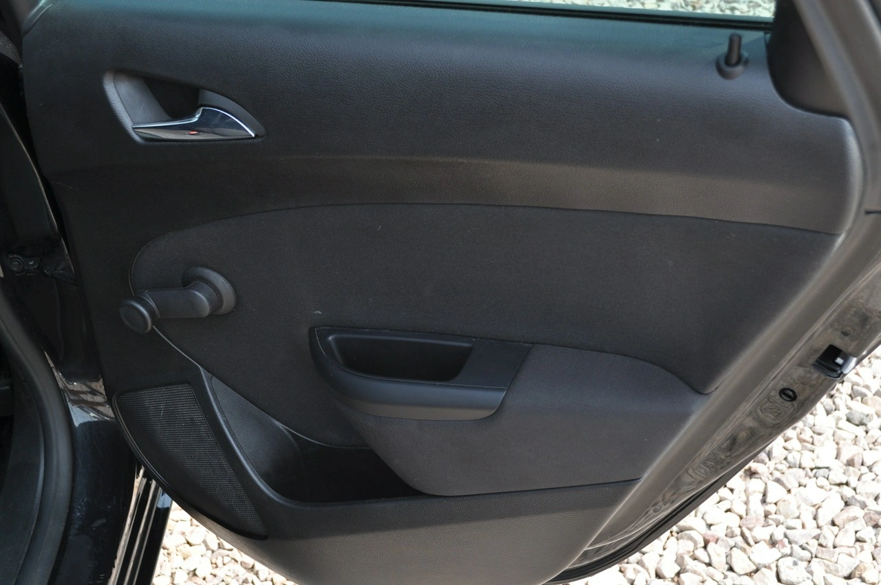 Opel Astra - Zdjęcie 29