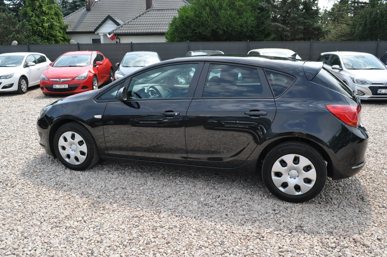Opel Astra - Zdjęcie 8