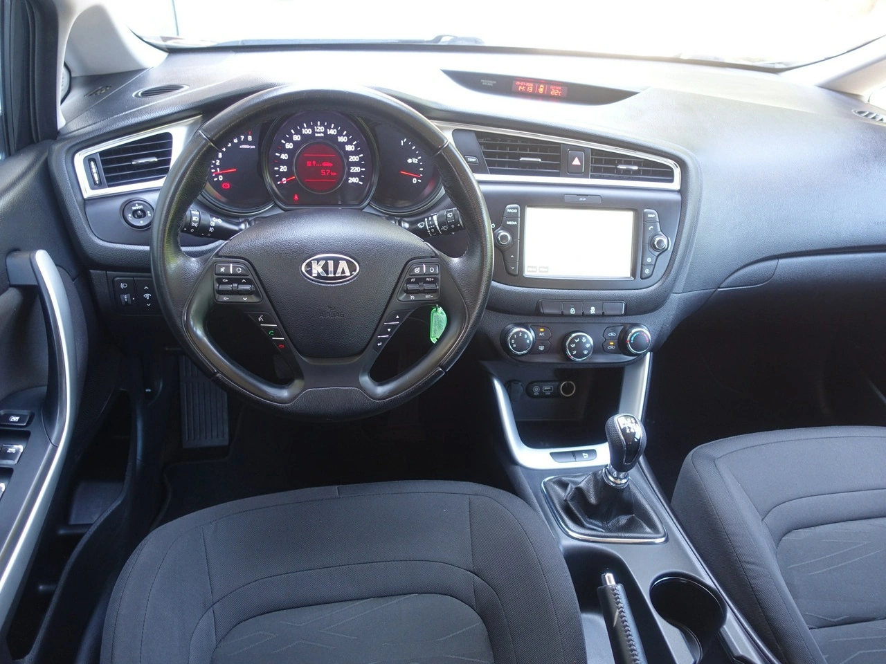 Kia Ceed - Zdjęcie 9