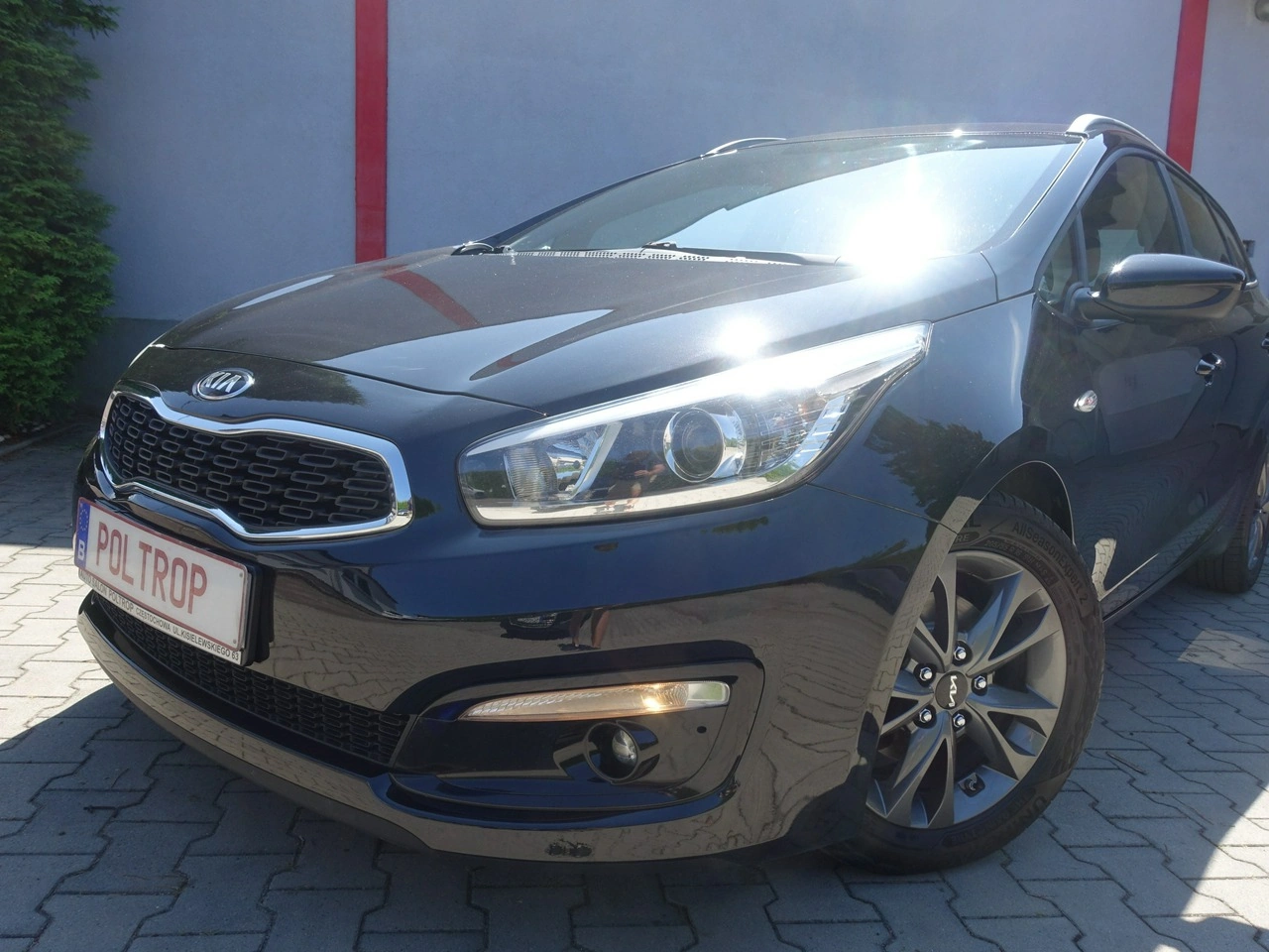 Kia Ceed - Zdjęcie 2