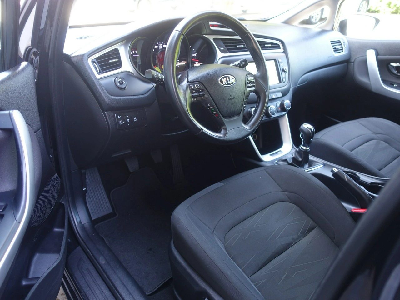 Kia Ceed - Zdjęcie 6