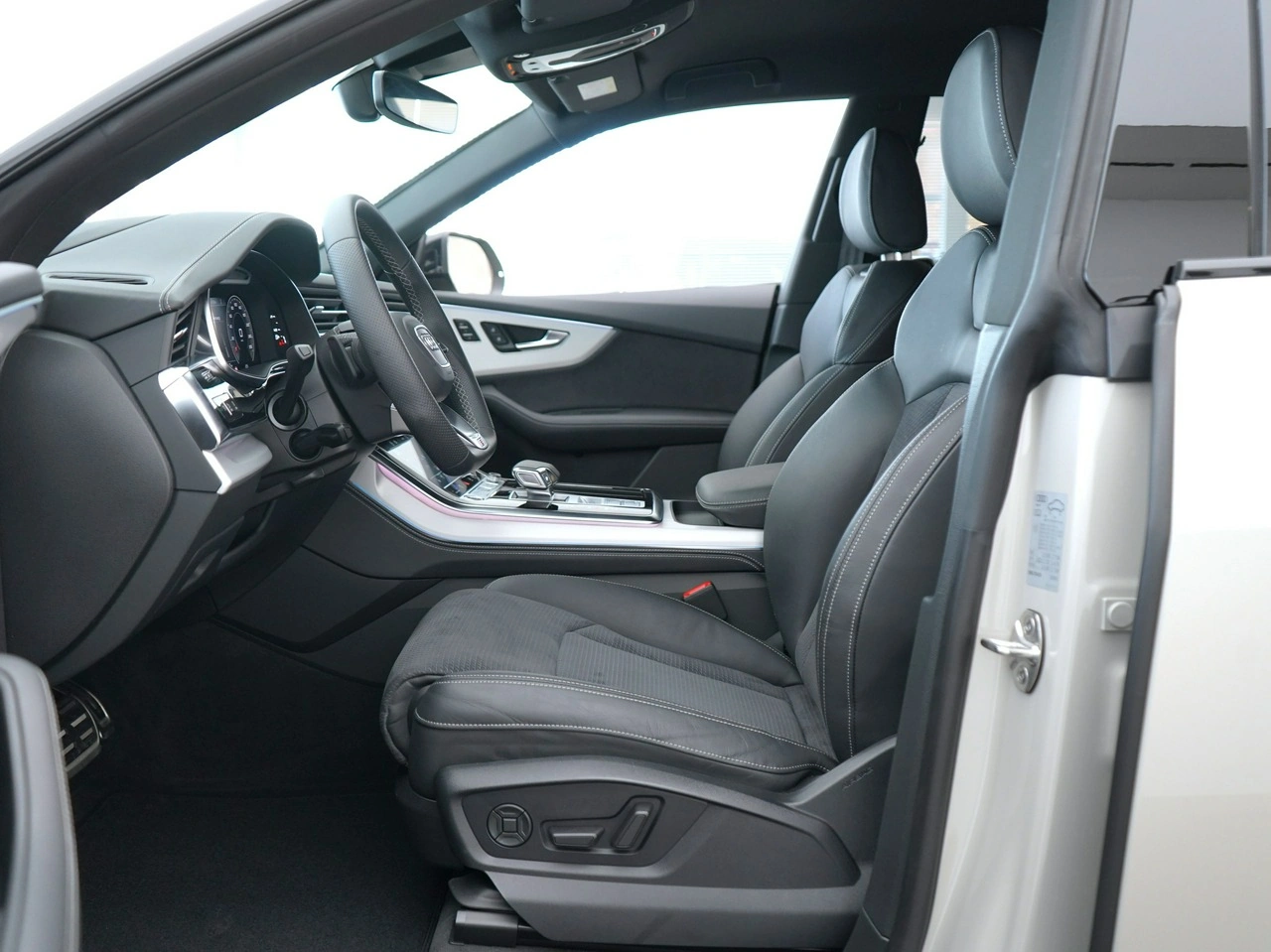 Audi Q8 - Zdjęcie 12