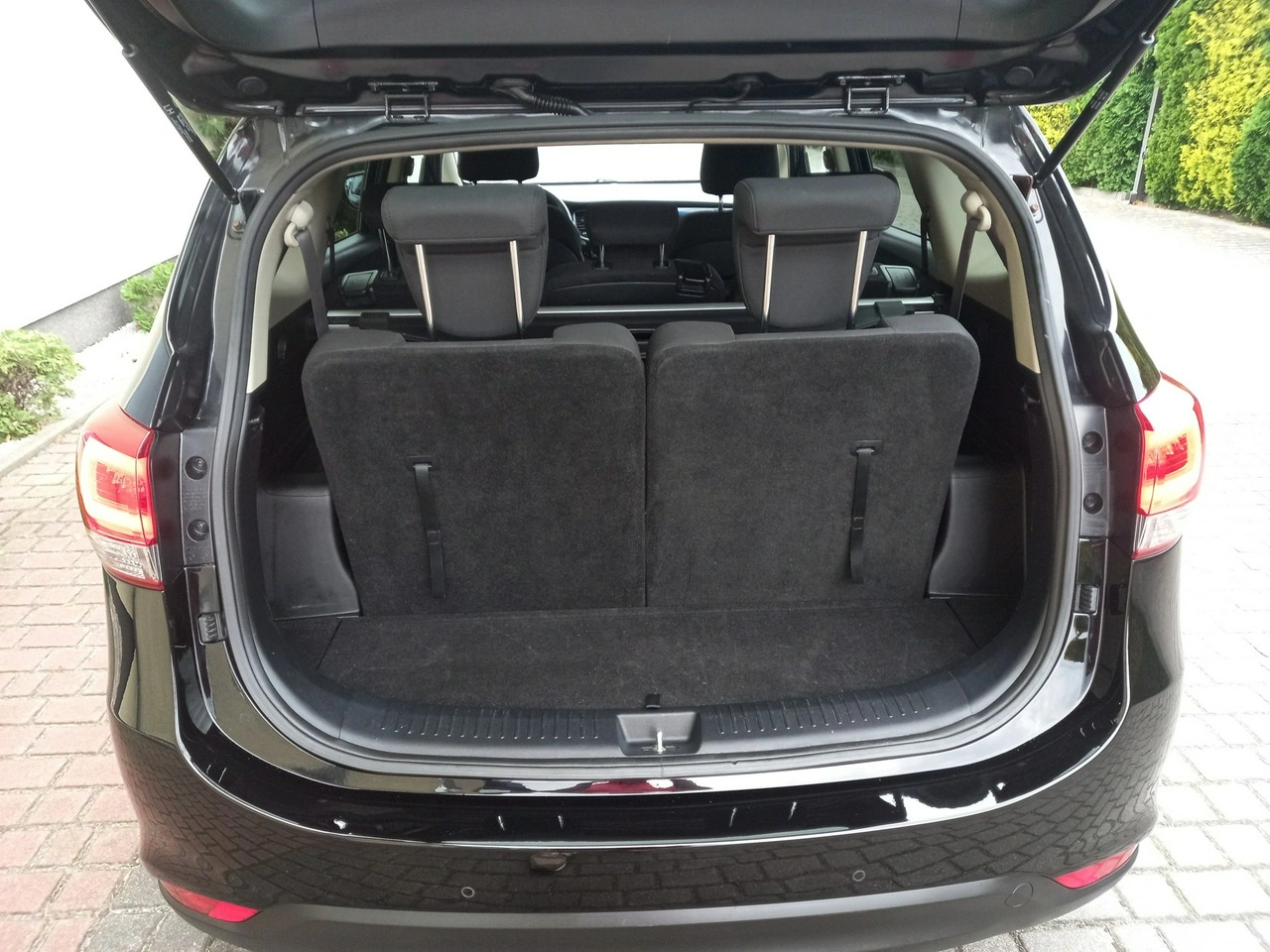 Kia Carens - Zdjęcie 17