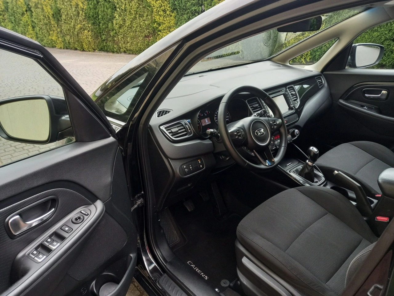 Kia Carens - Zdjęcie 25