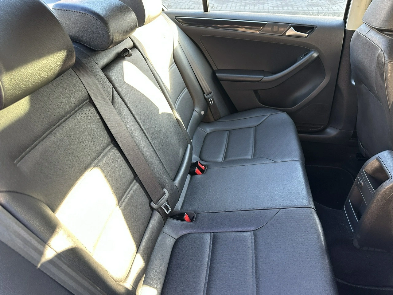 Volkswagen Jetta - Zdjęcie 14