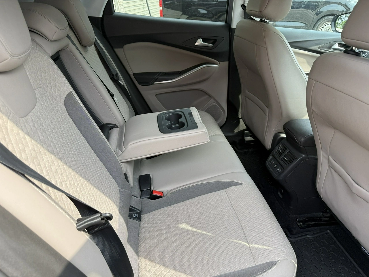 Opel Grandland X - Zdjęcie 19