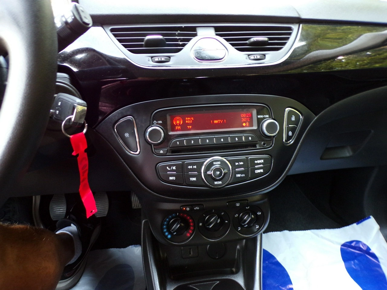Opel Corsa - Zdjęcie 22