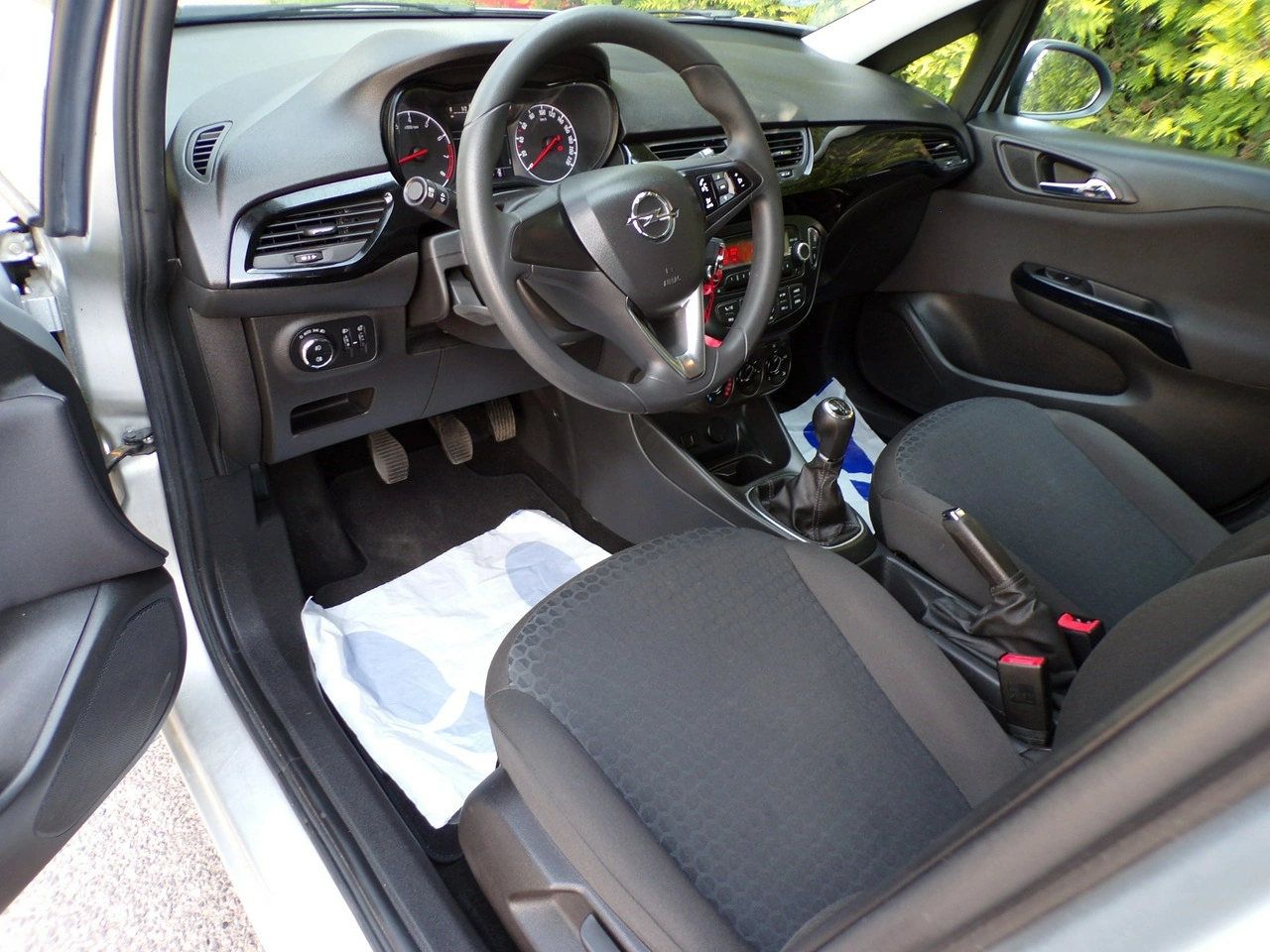 Opel Corsa - Zdjęcie 25
