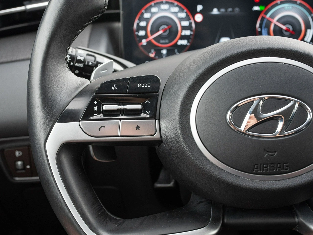 Hyundai Tucson - Zdjęcie 11