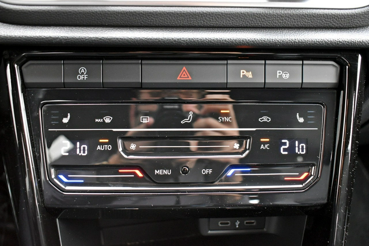 Volkswagen T-Roc - Zdjęcie 24