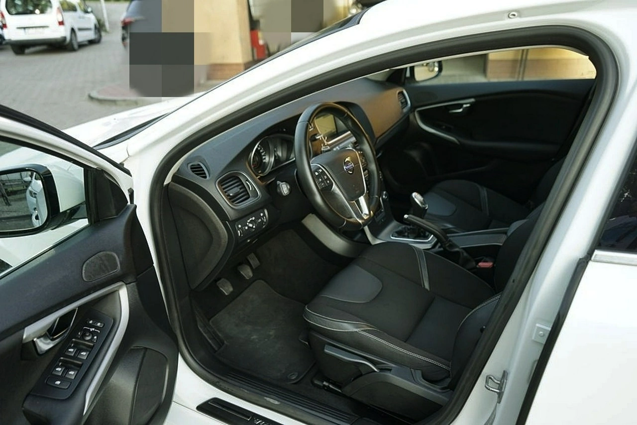 Volvo V40 - Zdjęcie 9