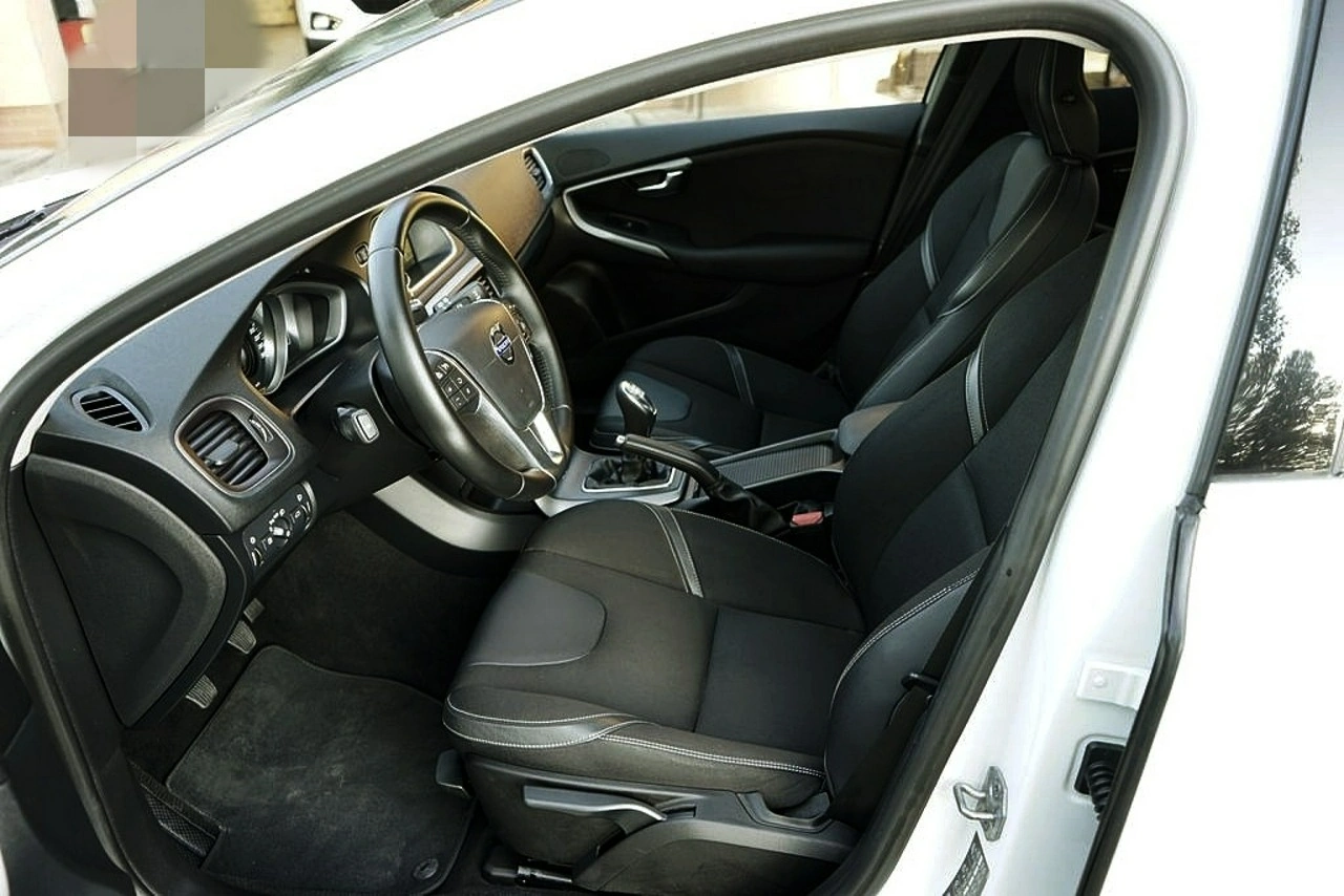 Volvo V40 - Zdjęcie 10