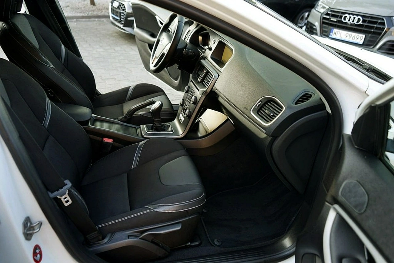 Volvo V40 - Zdjęcie 11
