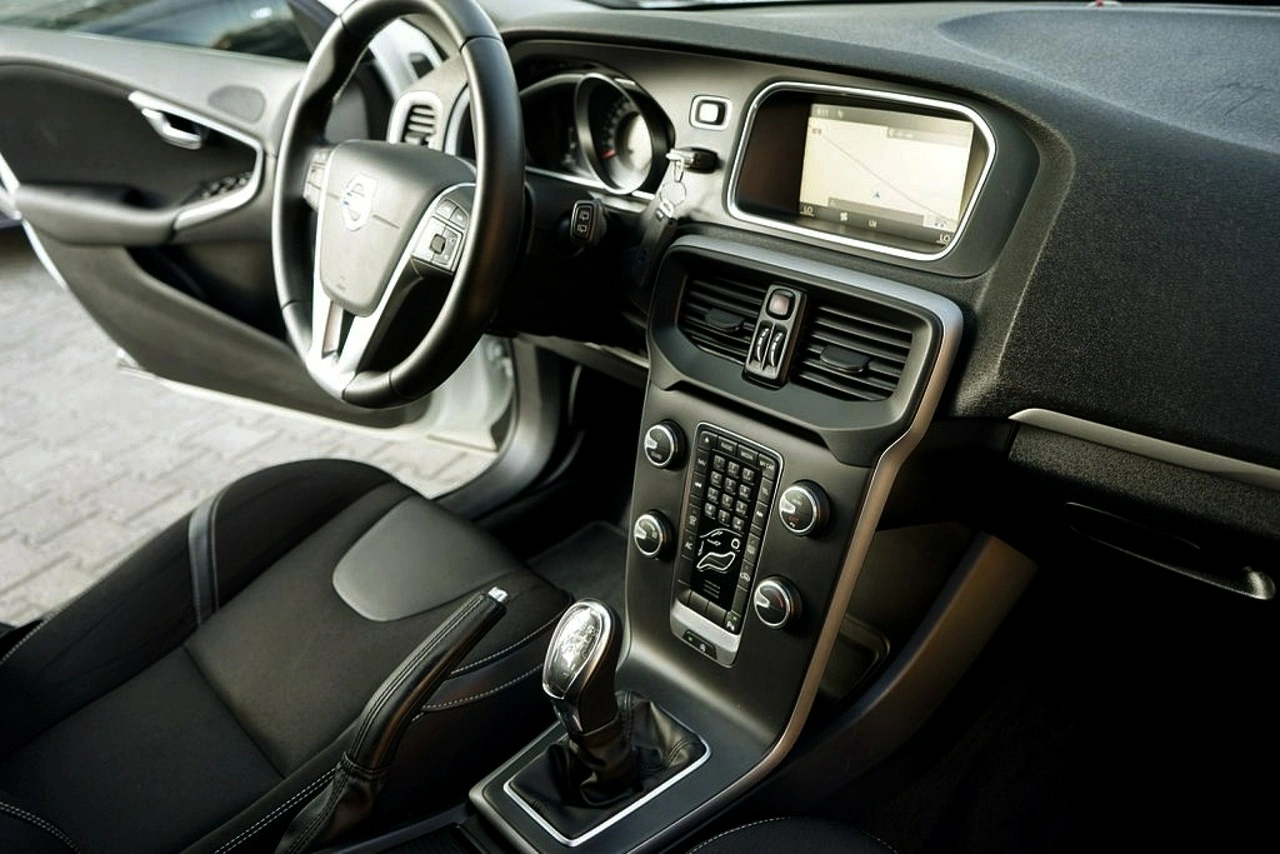 Volvo V40 - Zdjęcie 16