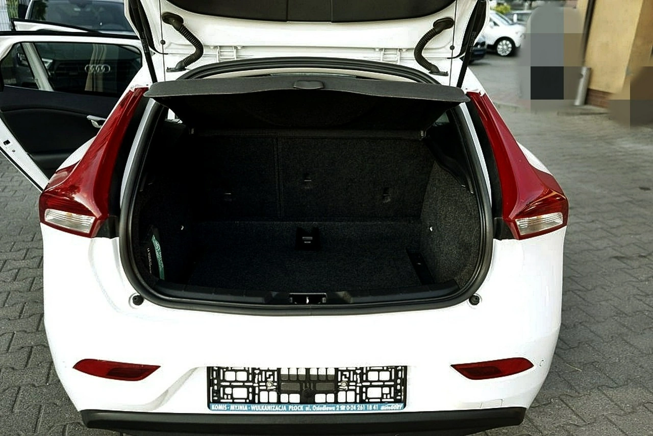 Volvo V40 - Zdjęcie 19