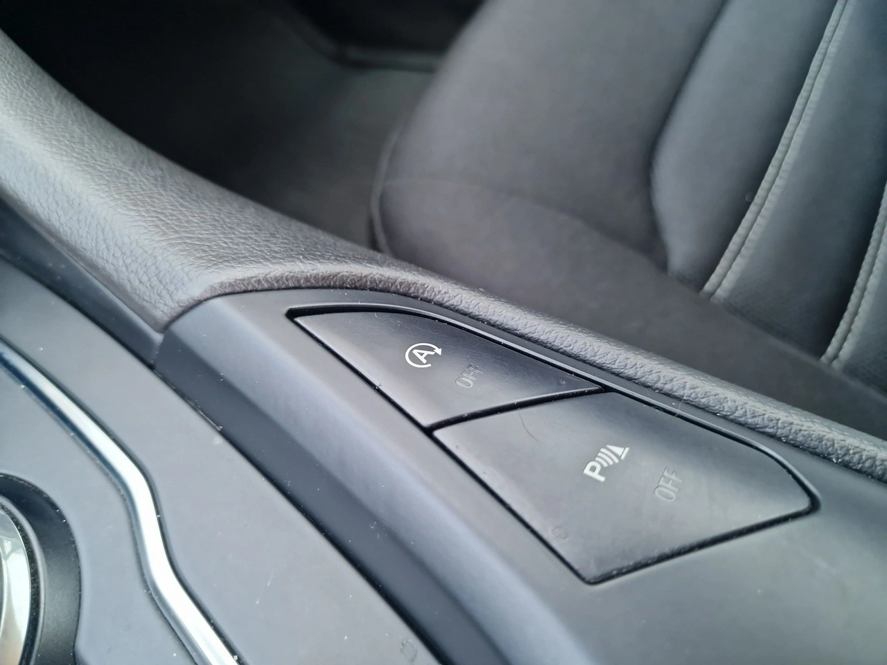 Ford Mondeo - Zdjęcie 28