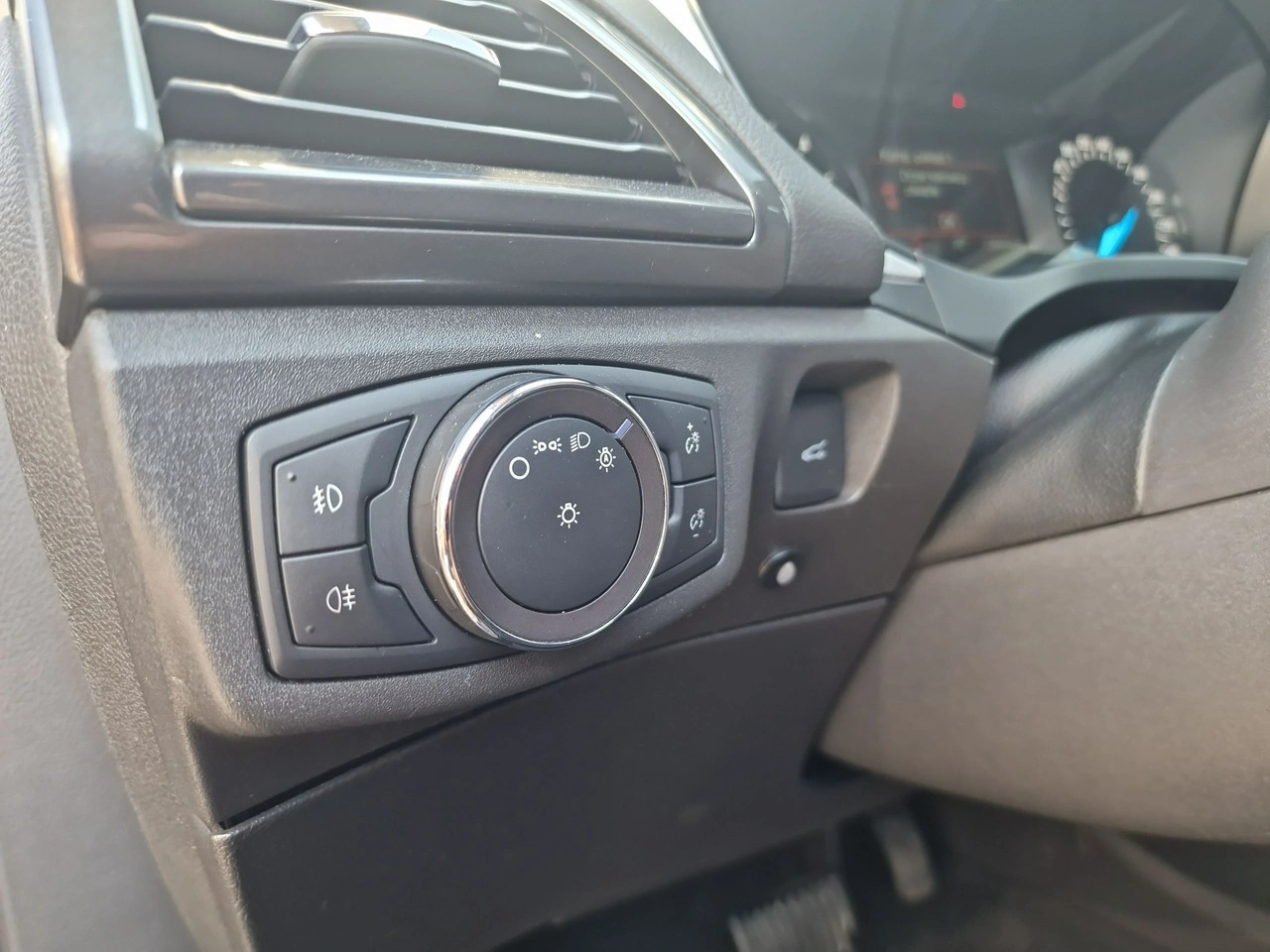 Ford Mondeo - Zdjęcie 30