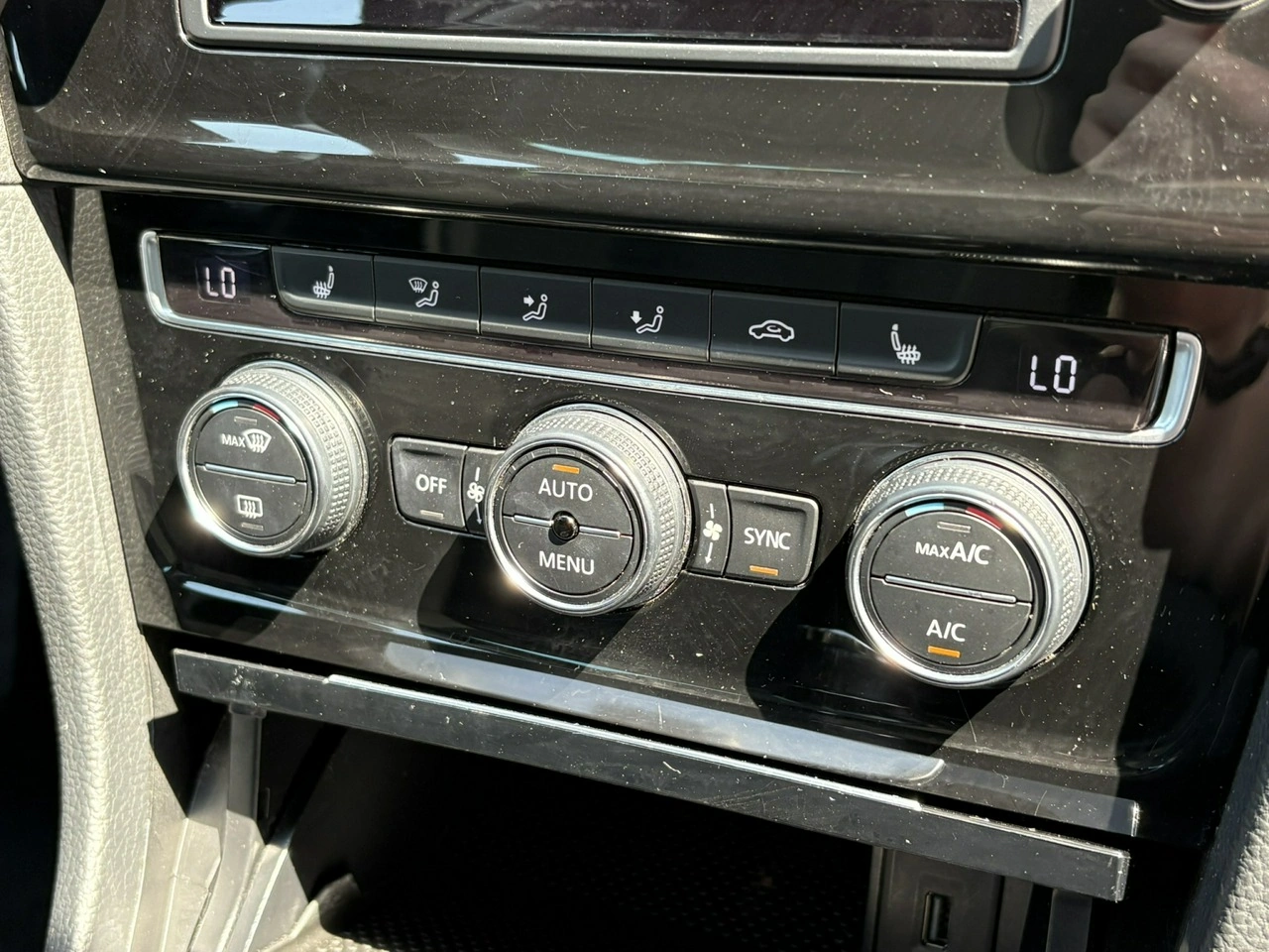 Volkswagen Golf - Zdjęcie 14
