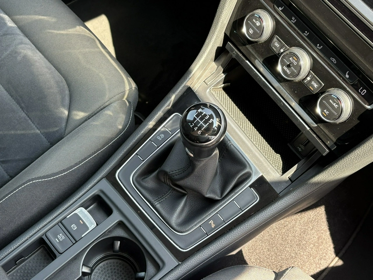 Volkswagen Golf - Zdjęcie 15