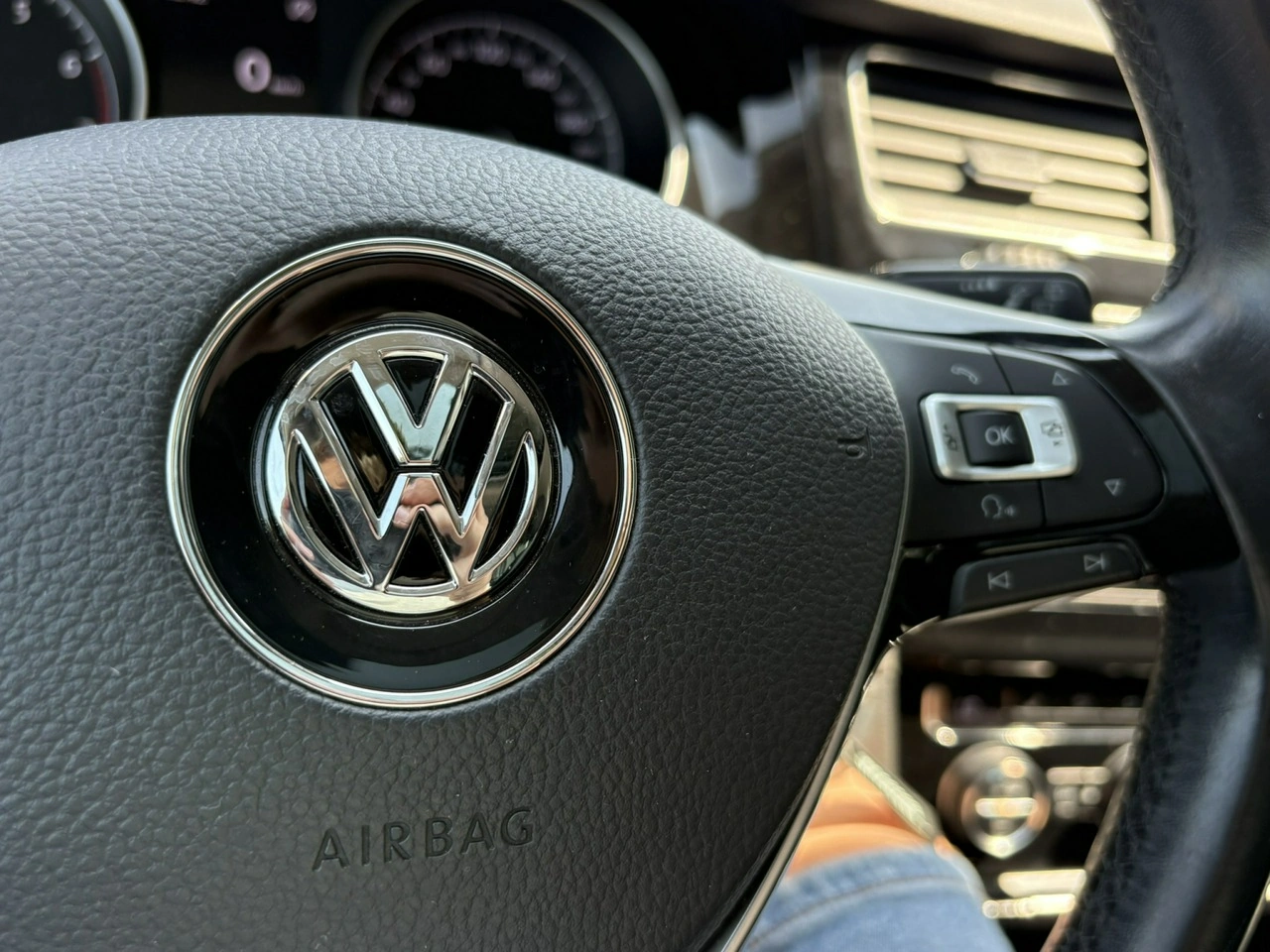 Volkswagen Golf - Zdjęcie 28