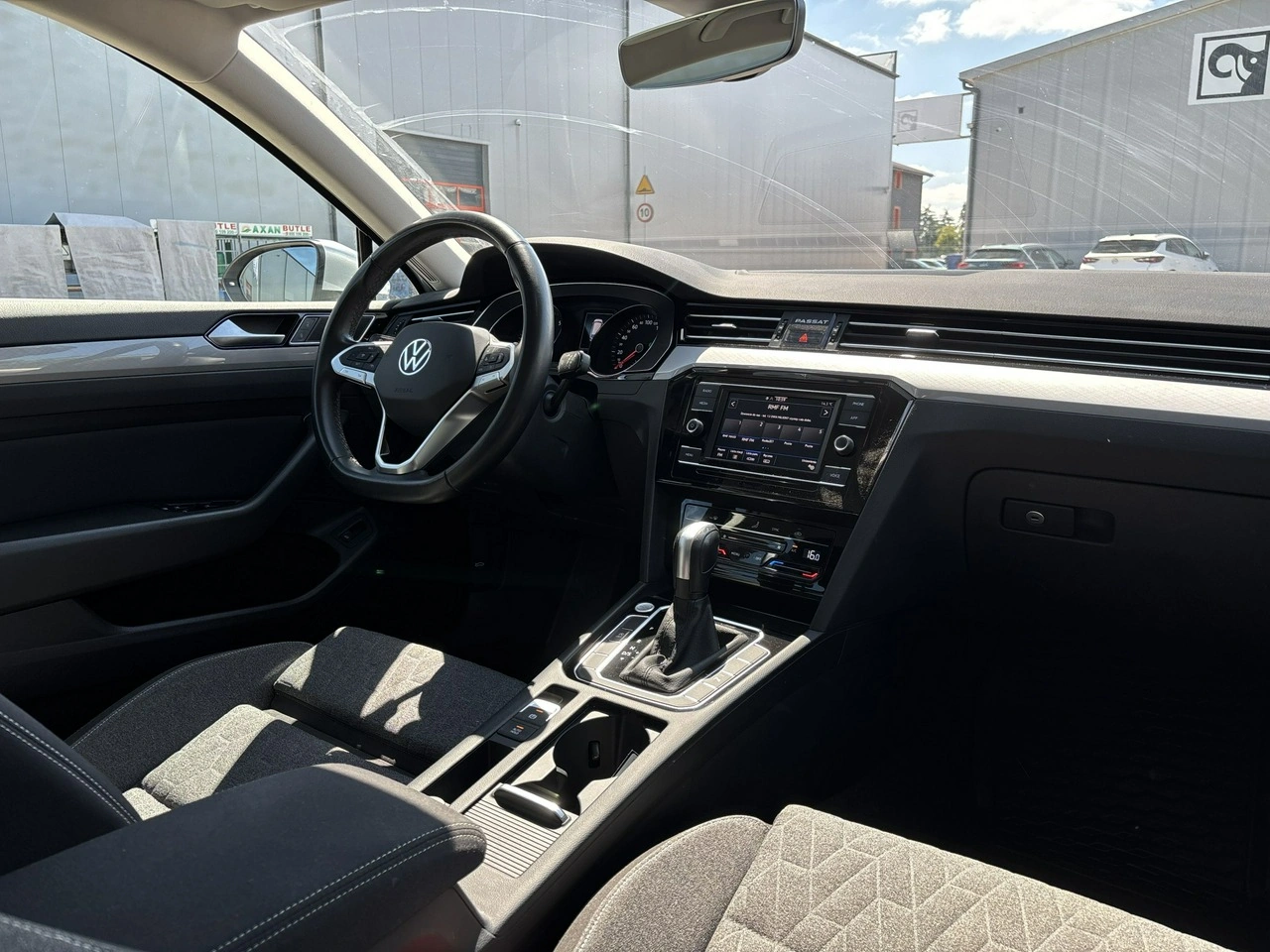 Volkswagen Passat - Zdjęcie 14