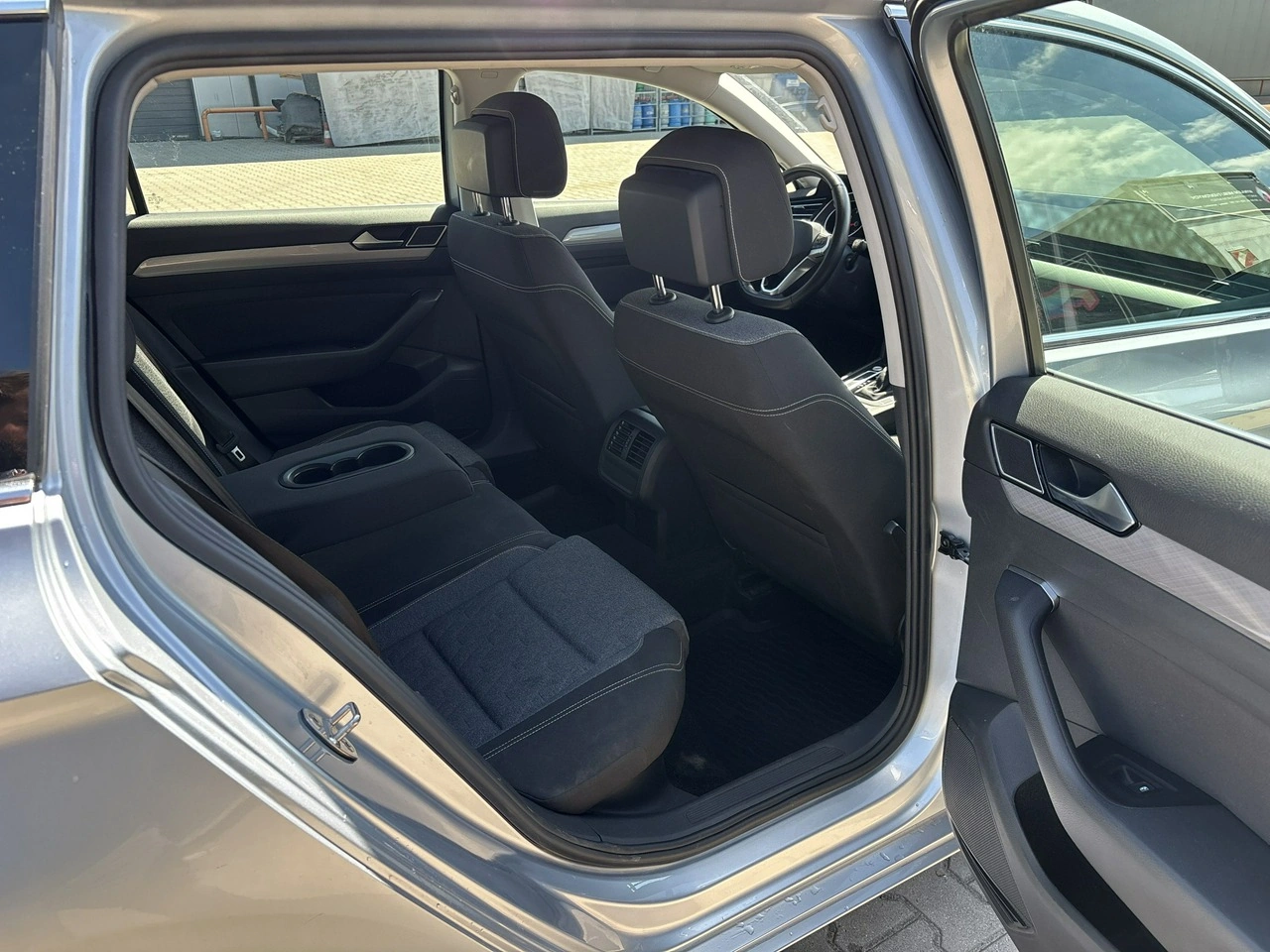 Volkswagen Passat - Zdjęcie 18