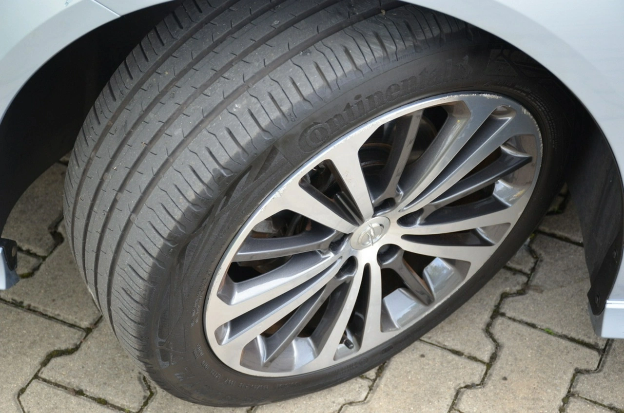 Opel Insignia - Zdjęcie 16