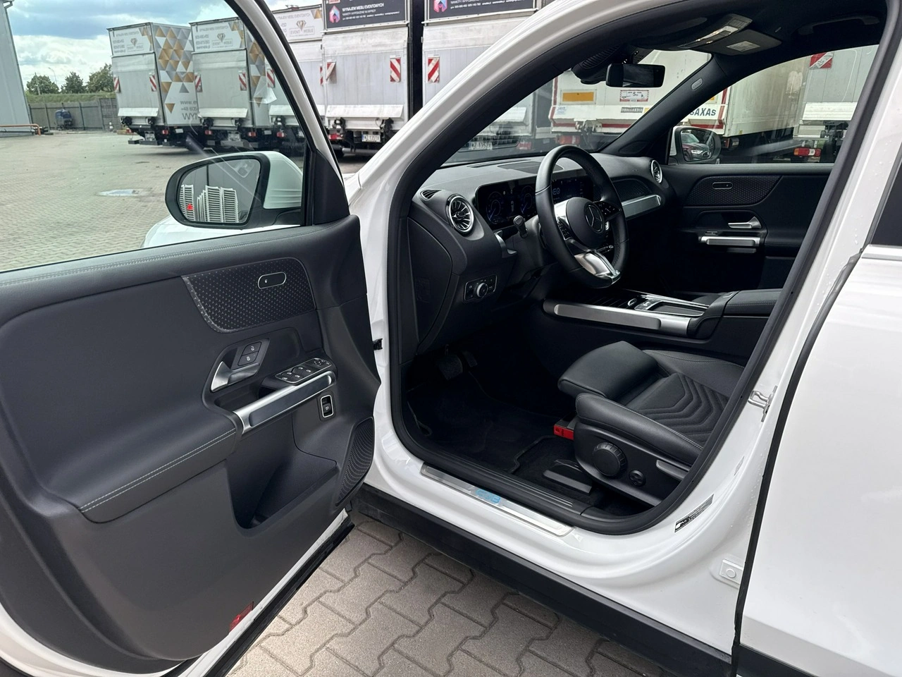 Mercedes EQB - Zdjęcie 9