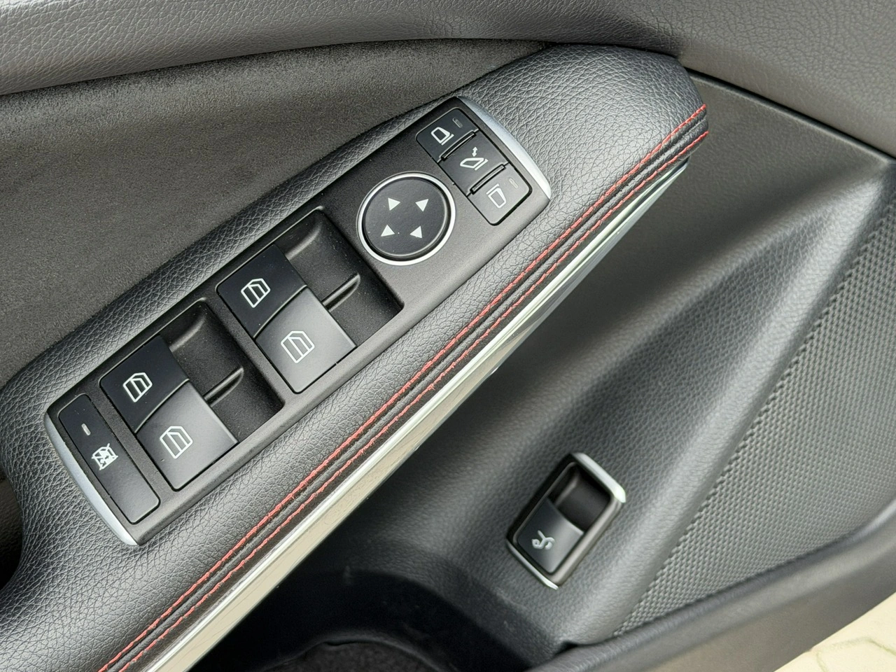 Mercedes GLA 220 - Zdjęcie 16