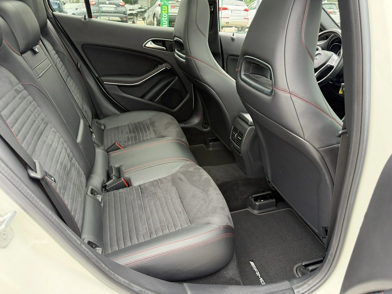 Mercedes GLA 220 - Zdjęcie 32